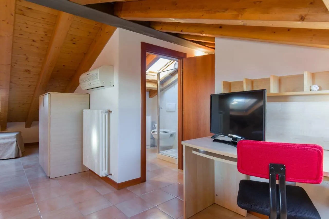 Carlotta'S House Lake Bardolino Apartment